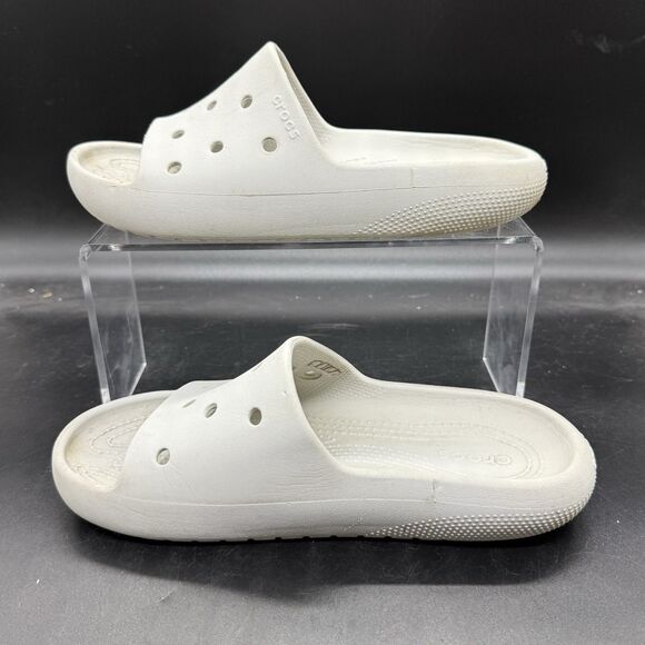 Crocs classic clog Junior size 4 gray summer casual slip on comfort - Picture 2 of 5